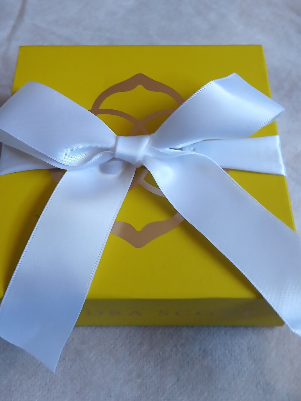 KENDRA SCOTT REBECCA MULTI STRAND NECKLACE BOXED